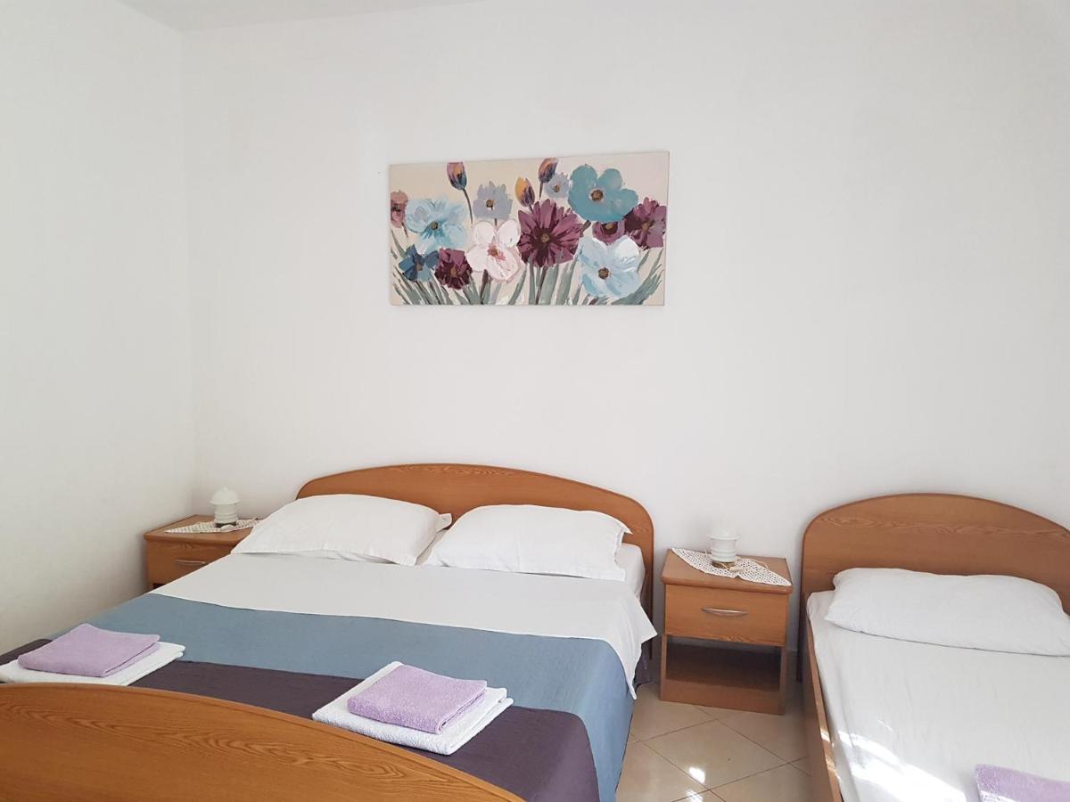 Villa Brela Bagian luar foto